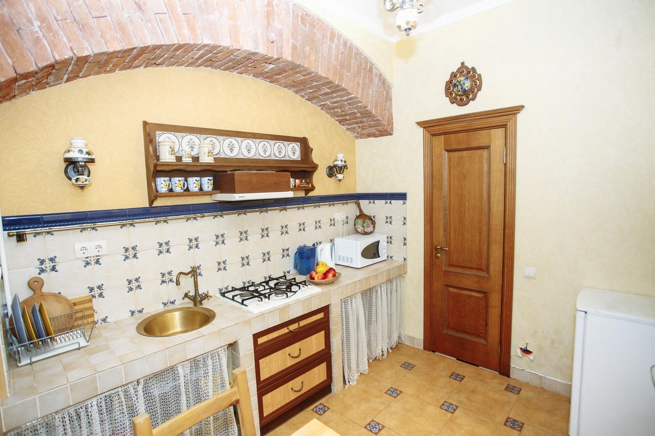 Halytska Apartment ลวีฟ ภายนอก รูปภาพ