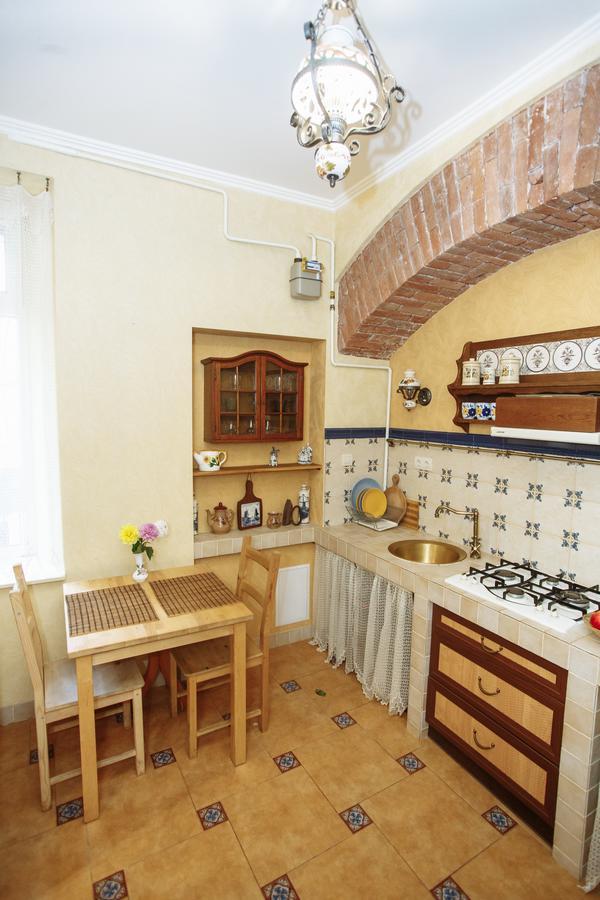 Halytska Apartment ลวีฟ ภายนอก รูปภาพ