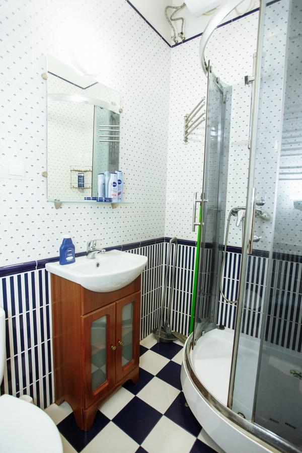 Halytska Apartment ลวีฟ ภายนอก รูปภาพ