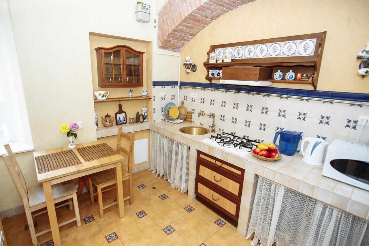 Halytska Apartment ลวีฟ ภายนอก รูปภาพ